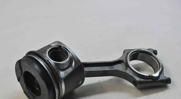 Volvo V70 Piston 