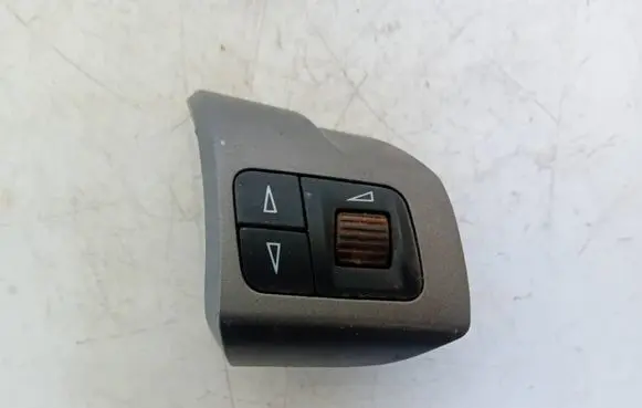 Opel Zafira B Steering wheel buttons/switches 305582185057 88139804 13208858