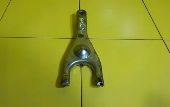 Hyundai ix35 Clutch release arm fork 4143023200 WIDELKI