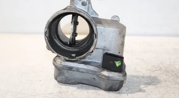 Volkswagen Touran I Throttle valve 03G128063B