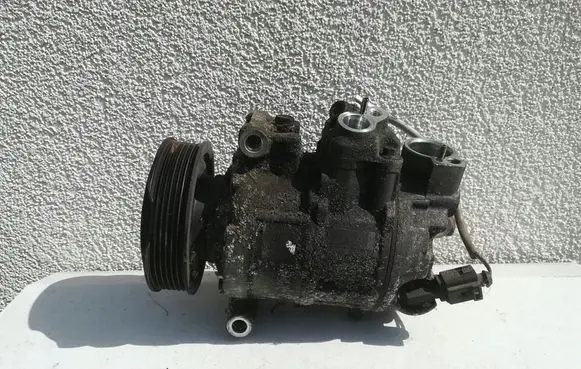 Volkswagen Golf V Air conditioning (A/C) compressor (pump) 1K0820859J