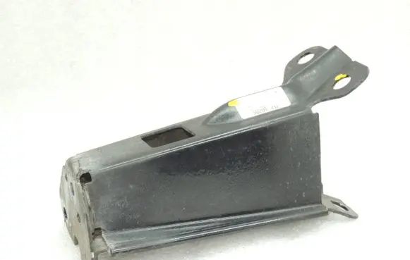 Volvo S80 Radiator mount bracket 31274500