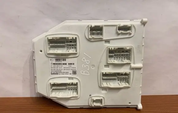 Mercedes-Benz Sprinter W907 W910 Central body control module A9079000704 B381