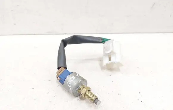 Toyota RAV 4 (XA20) Brake pedal sensor switch