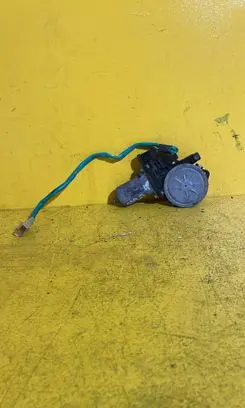 Ford Ranger Front door window regulator motor UR575958X
