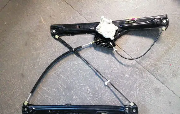 BMW X5 F15 Front door manual window regulator C04965100