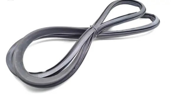 Opel Mokka B Front door rubber seal 