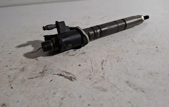 Volvo V60 Fuel injector 31272690