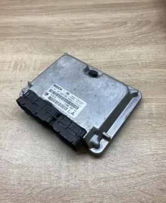 Opel Vectra B Engine control unit/module ECU 90508986 0281001633