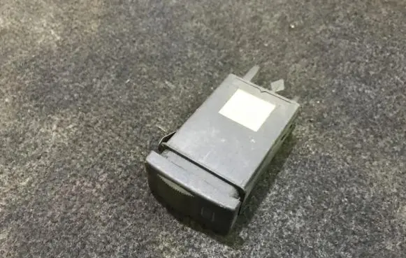 Audi A4 S4 B5 8D Windscreen/window heater switch 4d0941503