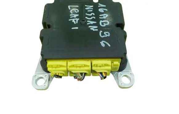 Nissan Leaf I (ZE0) Steering wheel airbag 