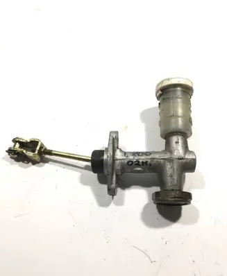 Mitsubishi L200 Clutch master cylinder 