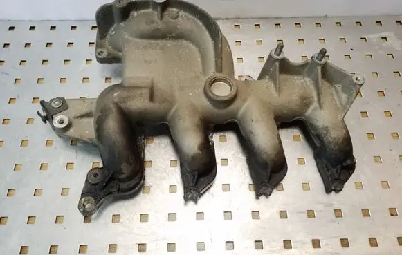 Suzuki Grand Vitara II Intake manifold 8200714430