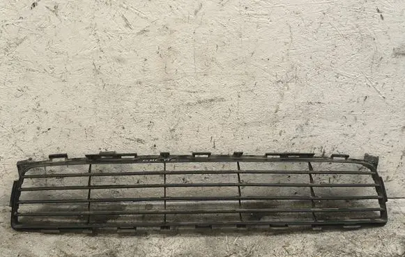 Toyota Auris 150 Front bumper lower grill 5311202080