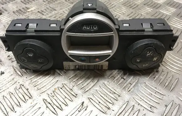 Renault Scenic II - Grand scenic II Climate control unit 8200344842