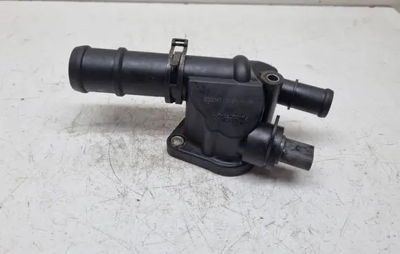 Volkswagen PASSAT B6 Thermostat/thermostat housing 110360