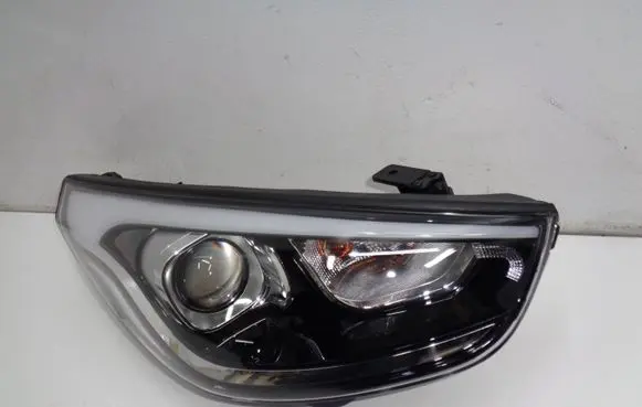 Hyundai ix35 Headlight/headlamp 921022Y 921022S