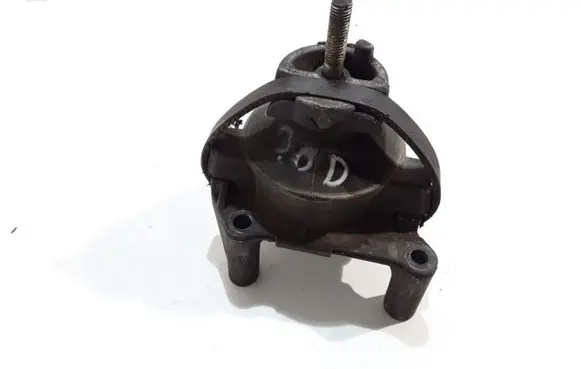 Engine mount bracket