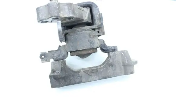Toyota Verso Engine mount bracket