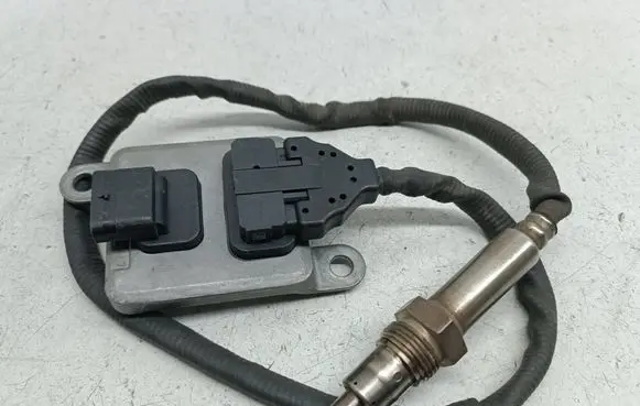 Mercedes-Benz C W205 Lambda probe sensor A0009053606 5WK96682F 0009053606
