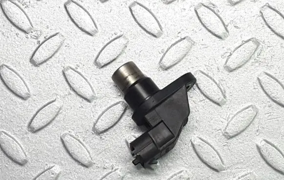 Volvo S60 Crankshaft position sensor 8631533
