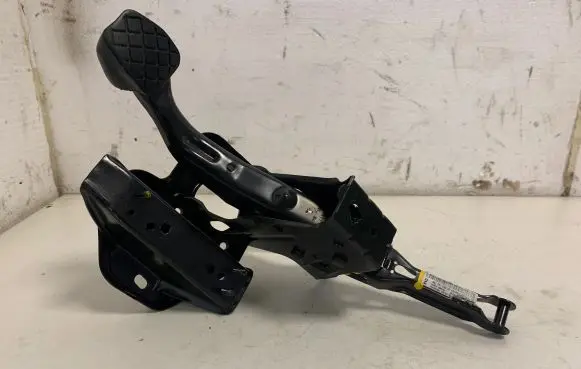 Skoda Fabia Mk1 (6Y) Brake pedal 6Q1721058AD 6Q1721058A