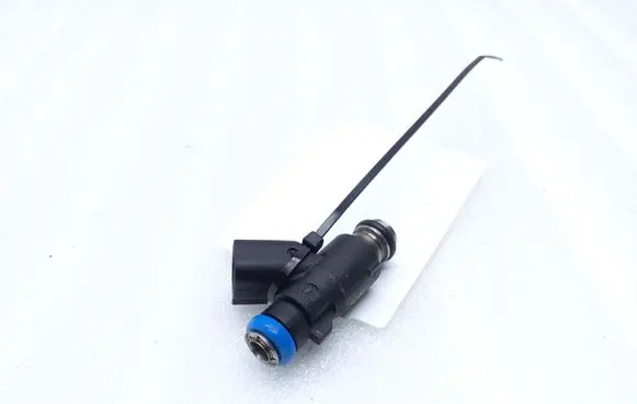 Hyundai Genesis Fuel injector 353103C200