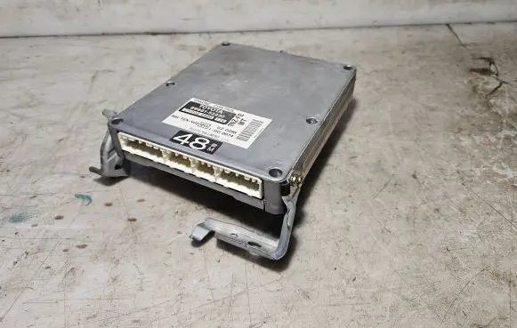 Toyota Yaris Engine control unit/module 8966152230 2110008980