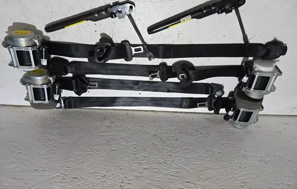 Peugeot 5008 II Set of seat belts 98094851xx 98474169xx 98474180xx