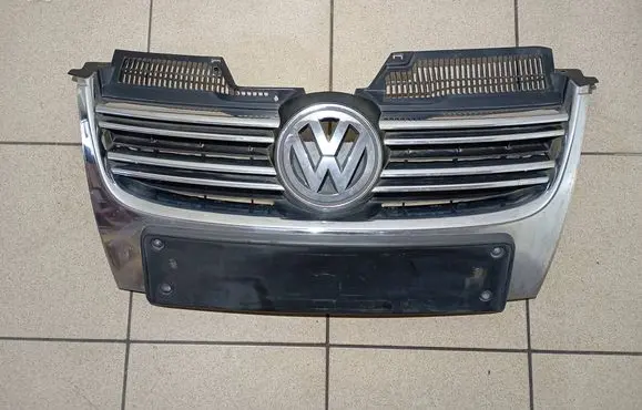 Volkswagen Golf Plus Front bumper upper radiator grill 1K5853651