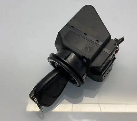 Mercedes-Benz E W210 Ignition lock 2105450208 33000301 5044359720206111