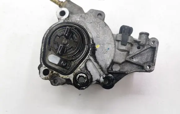Peugeot 4007 Vacuum pump
