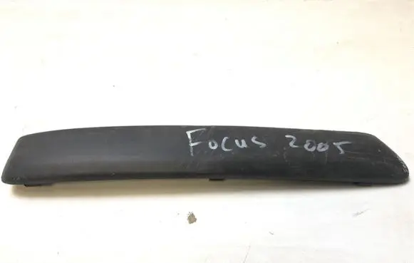 Ford Focus Front bumper splitter molding 4M5117E909AF