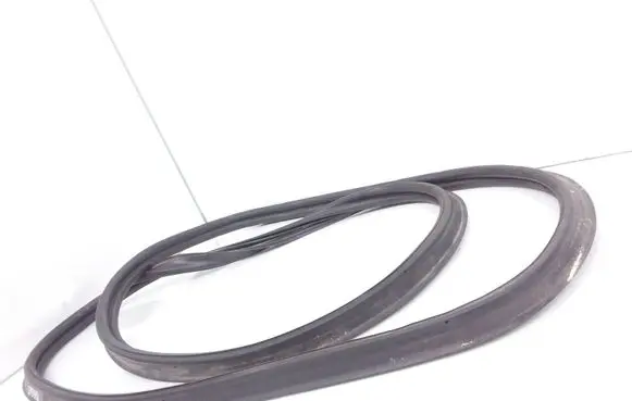Mercedes-Benz R W251 Trunk rubber seal (body) A2517400778