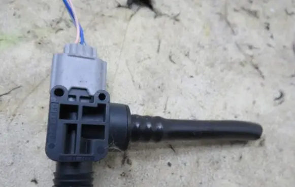 Dacia Sandero Breather heating element 