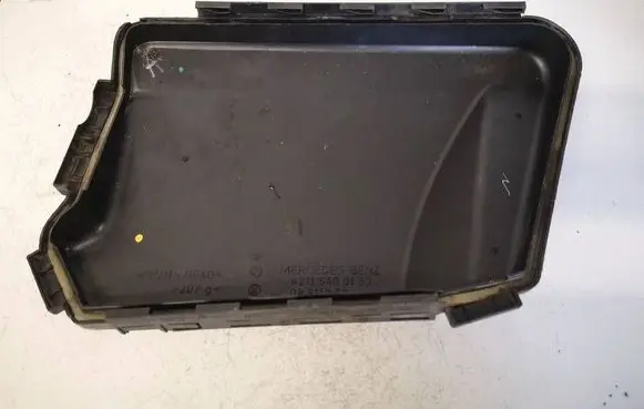 Mercedes-Benz E W211 Fuse box cover A2115400182