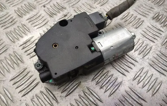 Nissan Qashqai+2 Sunroof motor/actuator 11379618 91295EY10B