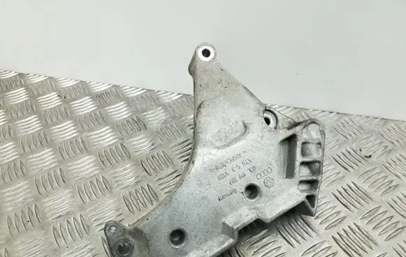 Volkswagen PASSAT B7 Engine mounting bracket 03L199207