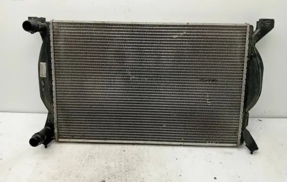 Audi A4 S4 B7 8E 8H Coolant radiator 8E0121251A