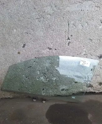 Honda Jazz Front door window glass four-door DOT23
