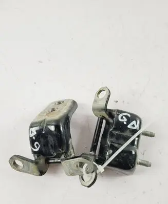 Nissan Pathfinder R52 Rear door upper hinge