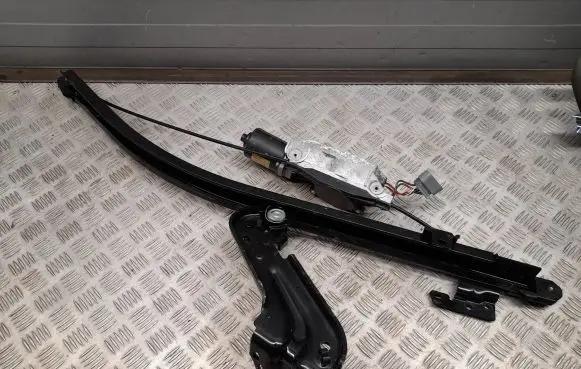 Chrysler Pacifica Sliding door motor 68186016AEA