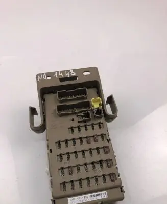 Subaru Legacy Fuse box set 82201AJ010