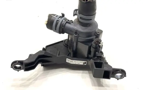 Skoda Kamiq Oil filter mounting bracket 