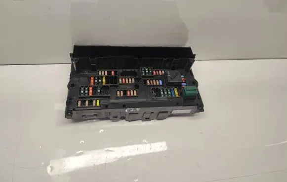 BMW X3 F25 Fuse module 921086302 117033444 18031101804405