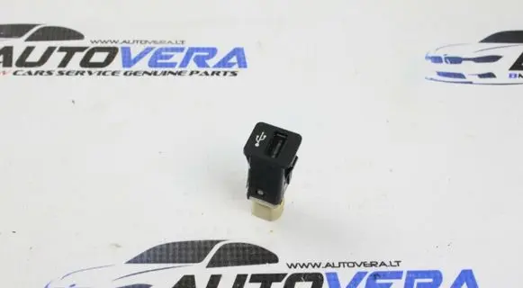 BMW X3 F25 USB socket connector 9167196