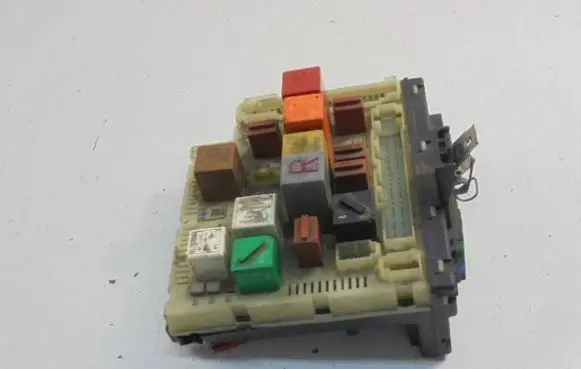 Ford Escort Fuse box set 97AG14A073EC