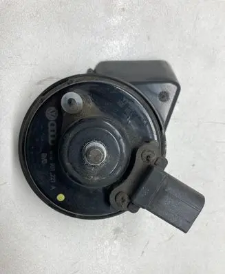 Audi A4 S4 B6 8E 8H Horn signal 8E0951221A