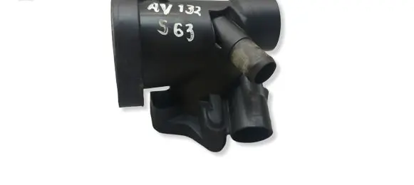 Toyota Avensis T270 Thermostat housing 163230R011A 16320OR011A 16320OR020