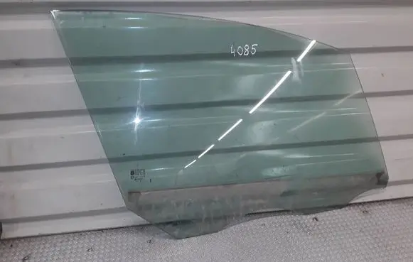 Opel Meriva B Front door window glass four-door